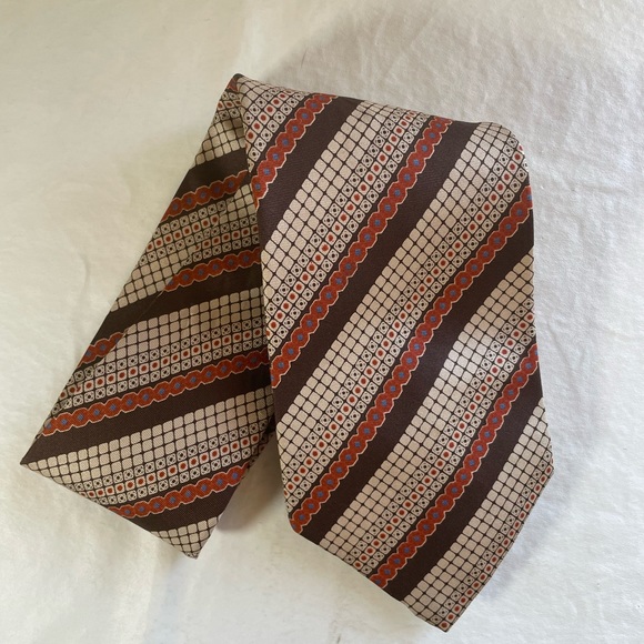 Vintage YSL Yves Saint Laurent Brown/Tan Patterned Silk Tie - Picture 6 of 11